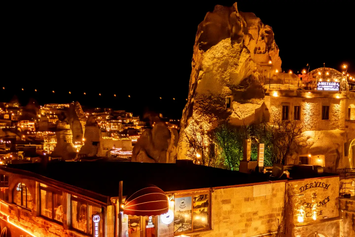Tarihi Mağara İç Mekan & Bar